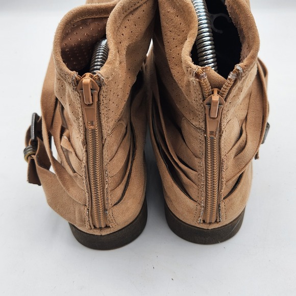 Carlos by Carlos Santana Abbey Tan Faux Suede Perforated Ankle Booties Size 7.5 - Picture 9 of 13